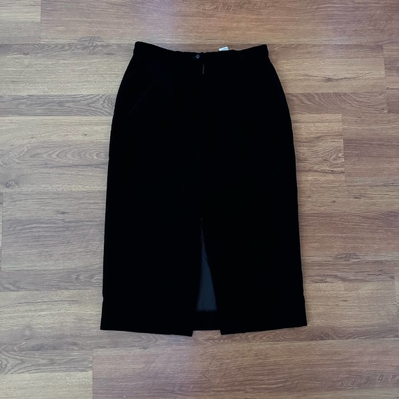Vintage 90s/Y2K Leslie Fay Black Velvet Whimsigoth Skirt size 10 - Picture 2 of 5